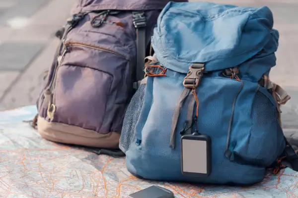 Mochilas com rastreamento por GPS que notificam seu celular em caso de afastamento